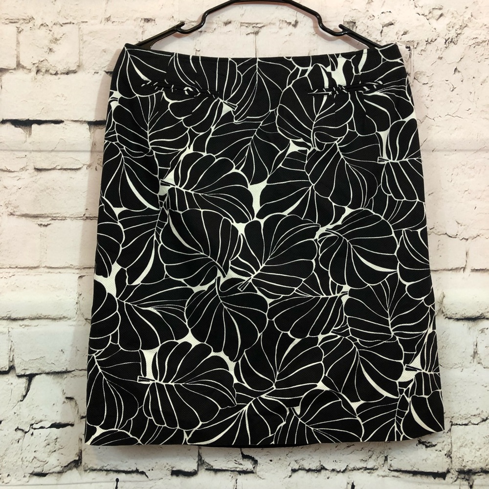 Talbots skirt floral leaf print size 12 stretch